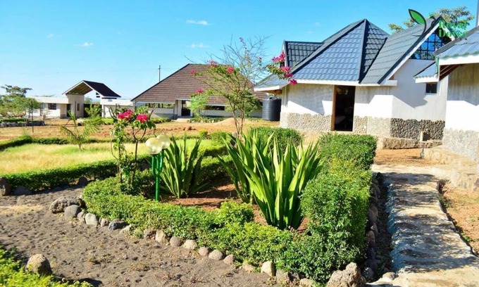 Marigat Hotel | Royal Doves Garden Lake Baringo