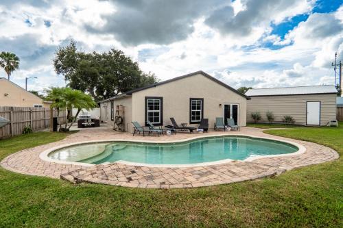 Royal Palm Beach Villa | Royal Equestrian Haven a Luxury Paradise Escape with Pool