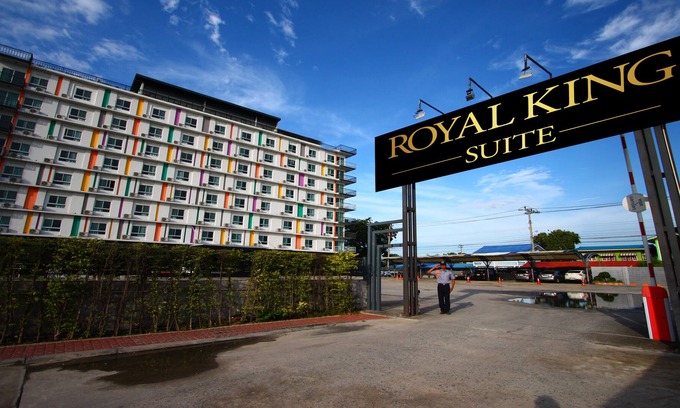 Bang Sao Thong Hotel | Royal King Suite