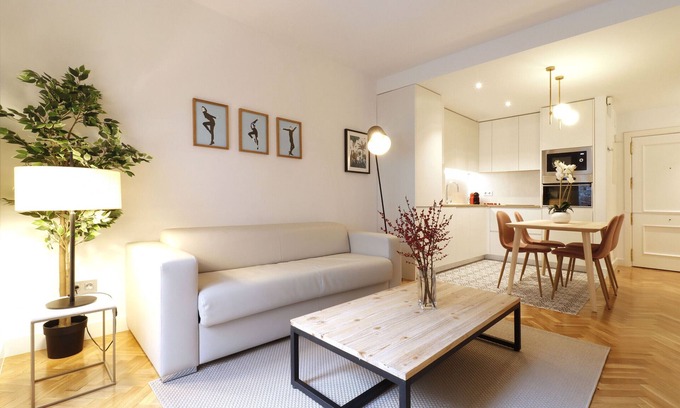 Embajadores Apartment | Royal Madrid