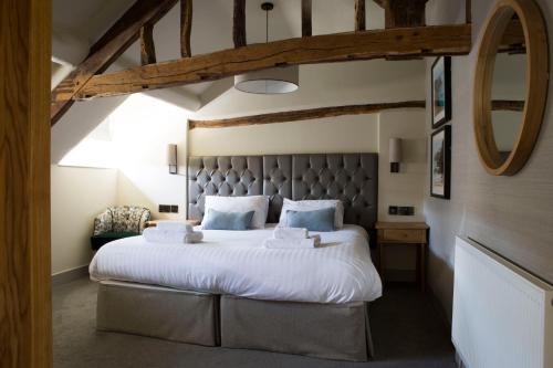 Dolgellau Hotel | Royal Ship