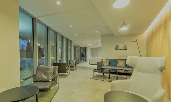 Canning Town South Apartment | Royal Style Flat - 5 mins walk to ExCeL London