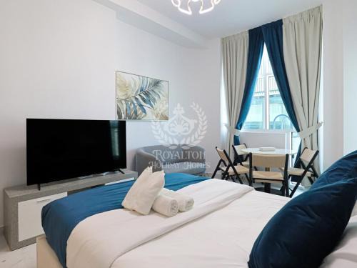 Al Barsha Apartment | Royalton - Private Pool Luxe Studio in Dubai