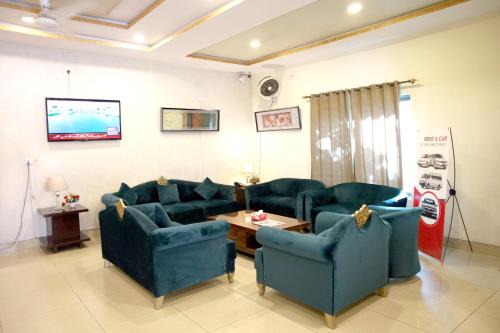 Johar Town Hotel | Royalz Hotel