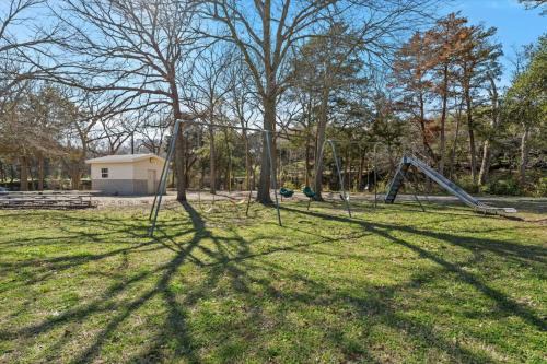 Lacy-Lakeview House | Ruby Dell Ranch - Just 10 mins from downtown Waco