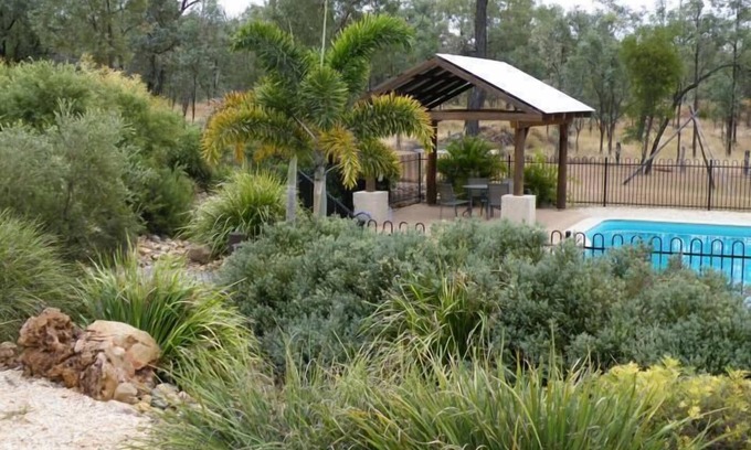 Rubyvale Hotel | Rubyvale Motel & Holiday Units - An Adults Only Getaway