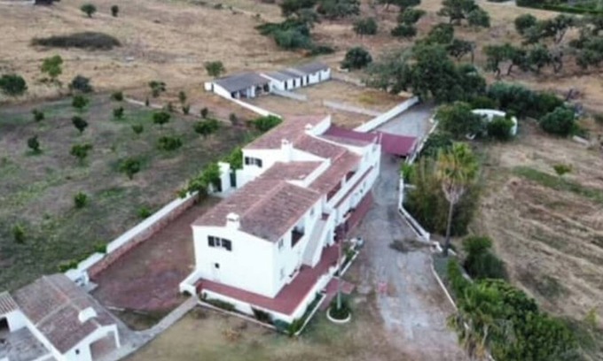 Bensafrim Apartment | Ruhiges Traditionelles Portugiesisches Anwesen nur 10 min von Lagos und Strand