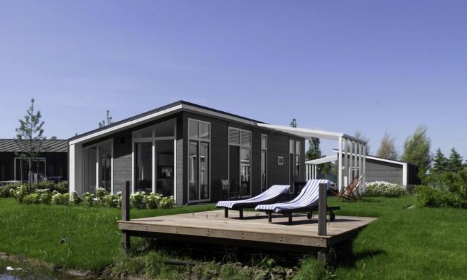 Wemeldinge House | Ruisweg 101 by Interhome