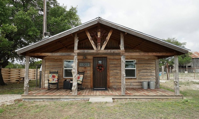 Harper Cabin | Run Away Ranch | Quiet and Peaceful Cabin