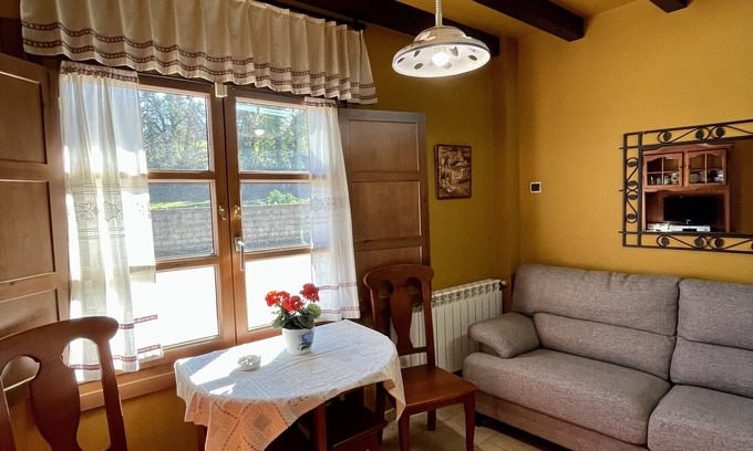 Villaviciosa Apartment | Rural apartment Aptos. turísticos Paseo de la Alameda for 2 people