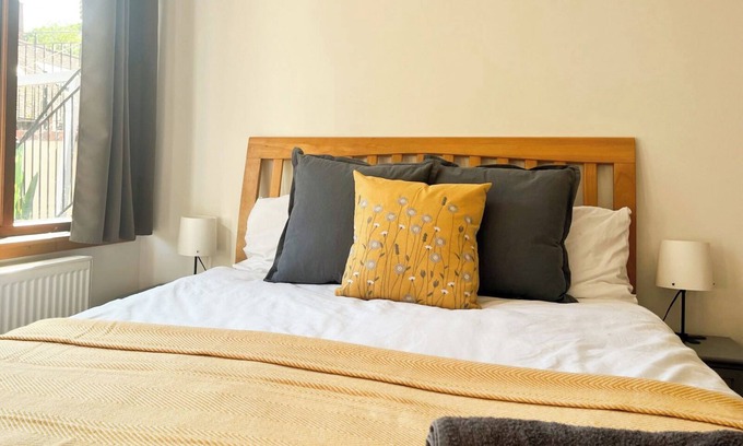 West Grinstead Apartment | Rural Studio Retreat - cosy base for walkers