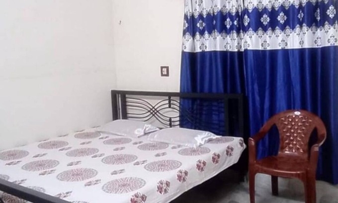 South Dum Dum Apartment | Rustic 2BHK Flat in Dum Dum Kolkata with AC