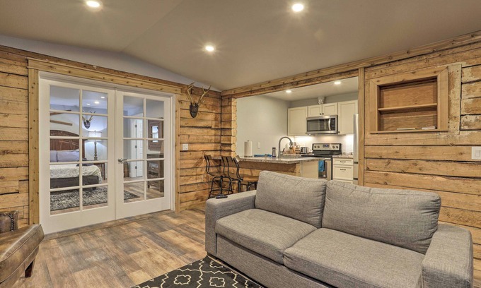 South Addition Apartment | Rustic Anchorage Hideaway: Walk to Coastal Trail!