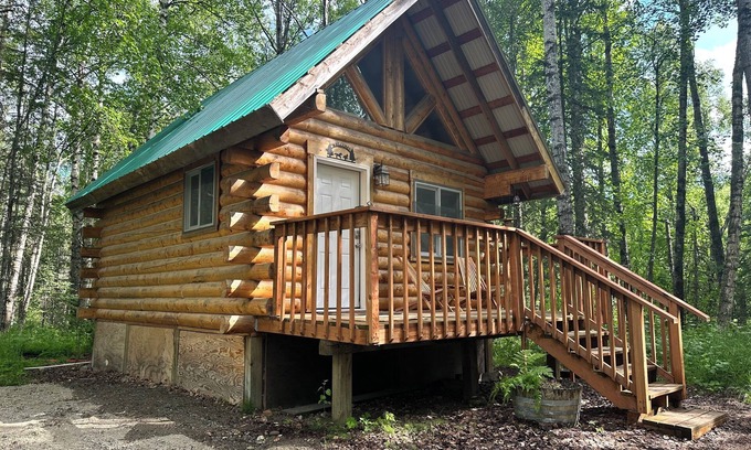 Fishhook Cabin | Rustic and cozy cabin with all new amenities near beautiful Hatcher’s Pass