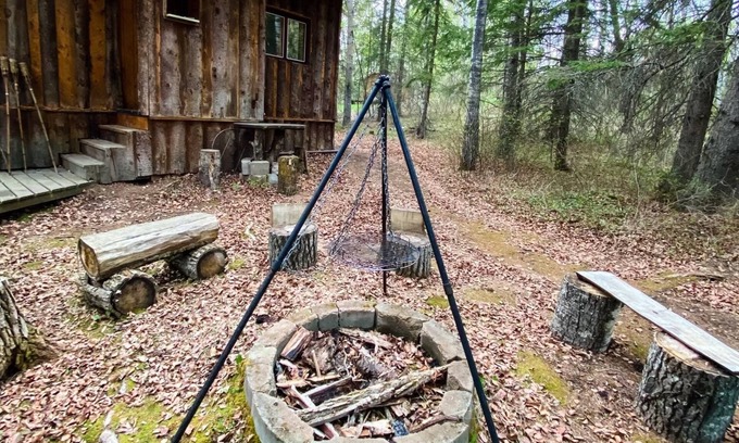 Westerose Cabin | Rustic Backwoods Cabin Getaway! Escape the Hustle!