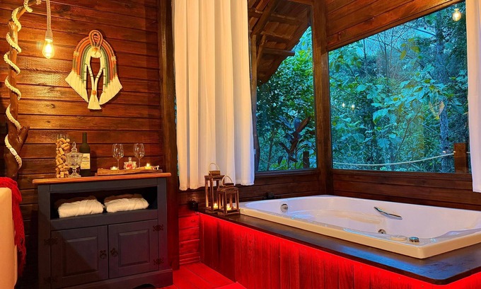 Camboriu Ski Chalet | Rustic chalet in the middle of the forest 14 km from Balneário Camboriú, super private.