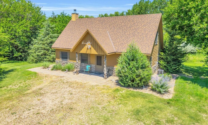 Kearney House | Rustic Cottage Retreat