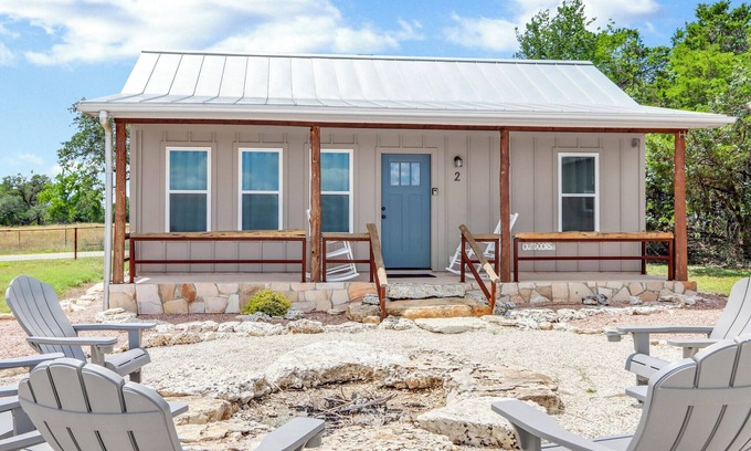 Wimberley Cabin | Rustic Cottage w/Firepit, Pickleball & Porch