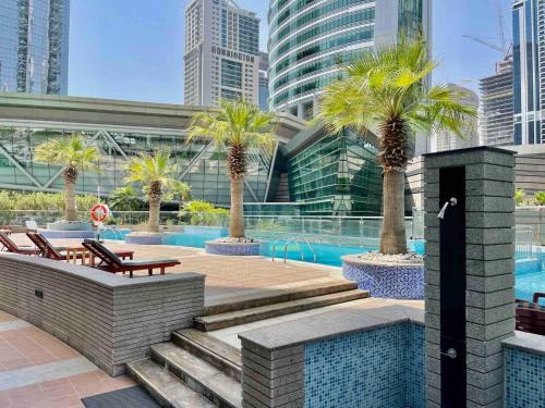 Jumeirah Lake Towers Apartment | Rustic Elegance By The Lake Studio Cabin In Jlt