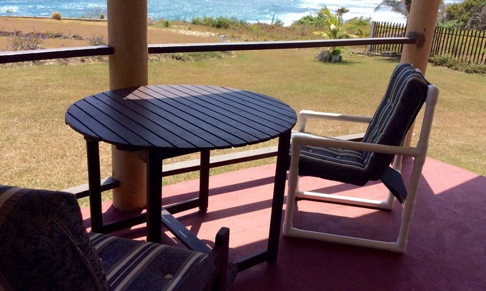 Newcastle Apartment | Rustic farmhouse stay with awesome views!