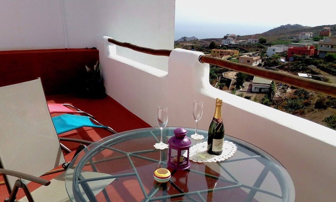 Valle de San Lorenzo Apartment | Rustic housing in rural area, Duplex. South Zone. 3 rooms free WiFi.