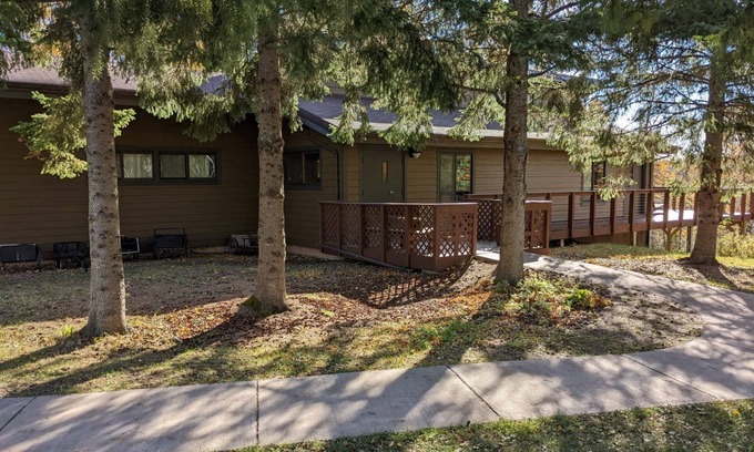 South Range House | Rustic Lodge near Lake Superior
