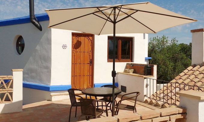 Las Gabias House | Rustic loft 10 km. of Granada, with pool, barbecue and surrounded by greenery