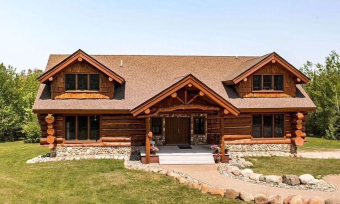 Bovey House | Rustic log home with lots of room to relax.