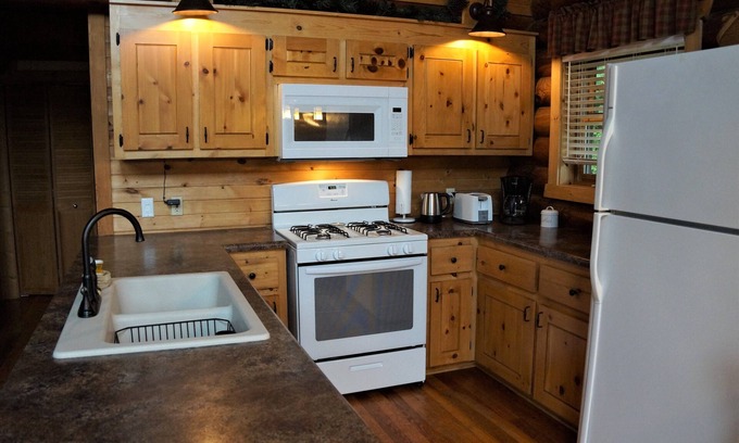 Blanchardville Cabin | RUSTIC, MAGICAL, LOG HOME IN SW. WI. ...TROUT STREAM, HIKING, NEARBY CANOEING