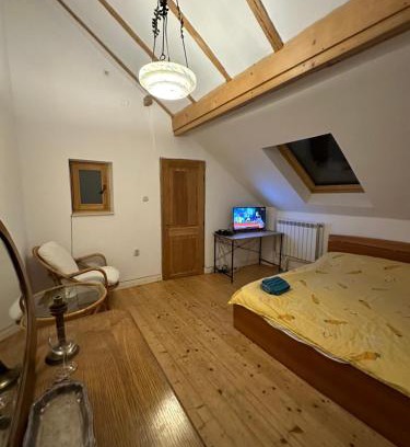 Old Town Apartment | Rustic Room next to beach
