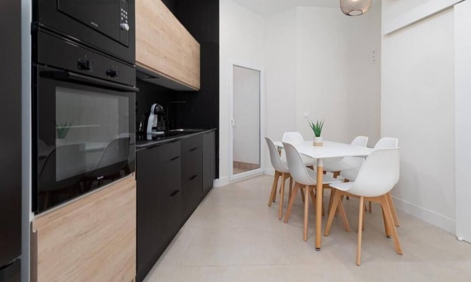 En Corts Apartment | Ruzafa Apartment 1 bedroom 2 double sofa bed