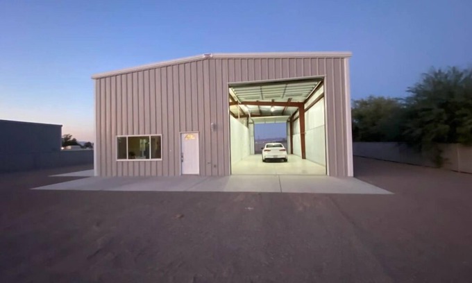 Mohave Valley House | RV/Boater’s dream 2-bedroom barndominium w/AC and WiFi in lovely Mohave Valley