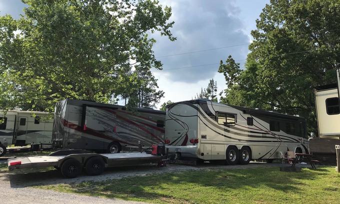 Aurora RV Rental | RV Site #43 Pull Through, Big Rig Friendly 60ftx25ft