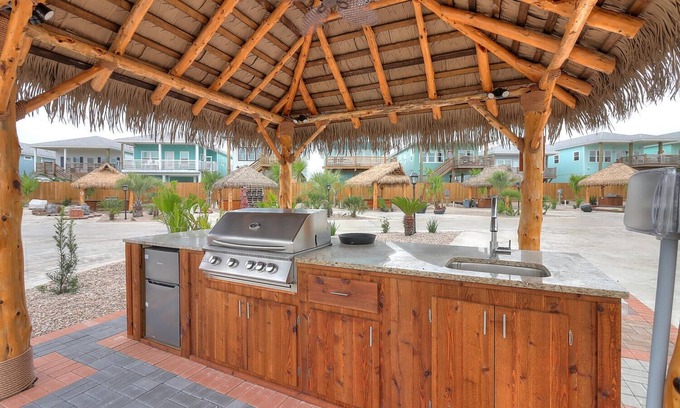 Port Aransas RV Rental | RV Site Only! Community Pool, In Town, Dog Park, Fishing, Wifi, Laundry Room