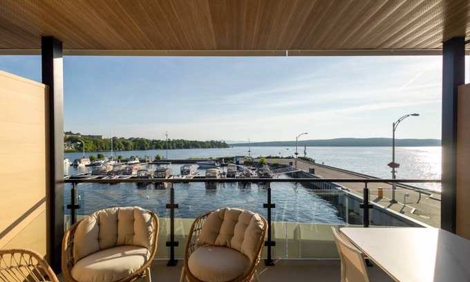 Lac-Megantic Apartment | Sérénité - 302 - Bord de l'eau