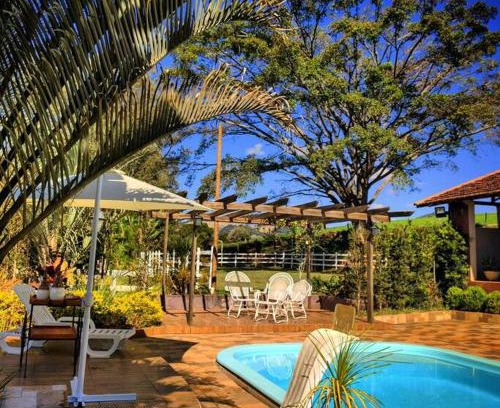 Borda da Mata House | Sítio com piscina cercada por belas paisagens