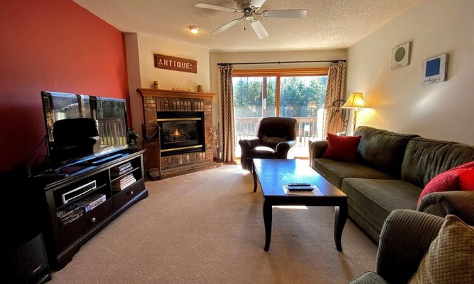 Bretton Woods Condo | S4 Ski Slope Views! Bretton Woods condo with easy access to Mt Washington, Skiing, Dog Friendly!