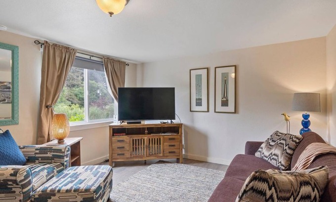 Netarts Apartment | S5 - The Drop @ Surf Inn