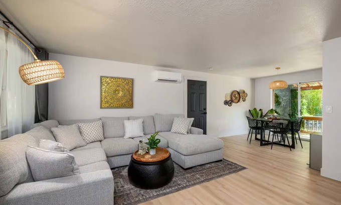 Roseburg House | Safari Retreat