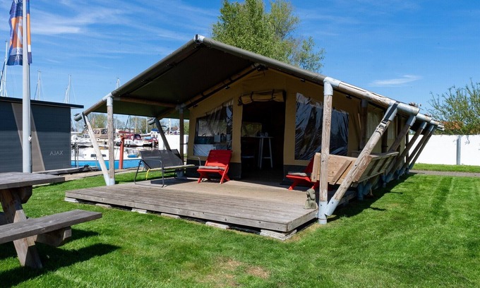 Heeg House | Safari Tent in Heeg by the Marina