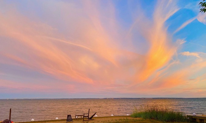 Mattituck Cottage | Safe Family Fun, steps from Veteran's Beach.