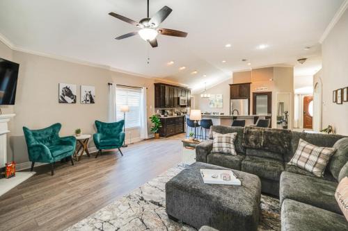 Saginaw House | Saginaw Home with Fenced Yard 11 Mi to Fort Worth!