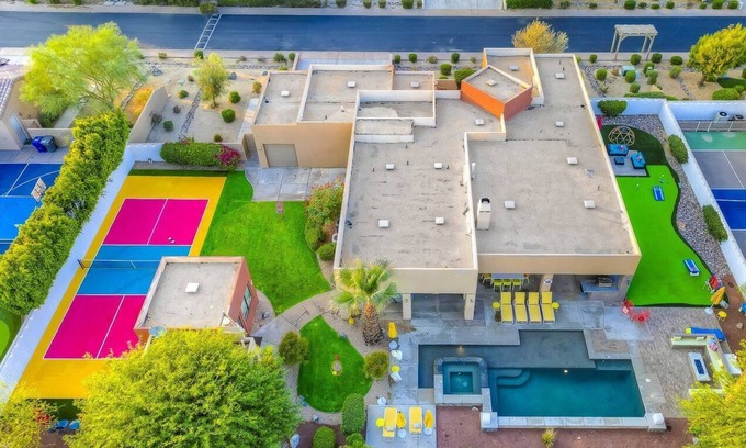 Indio House | Sahara: Mountain Views, Pickleball, Golf Ev Chgr!