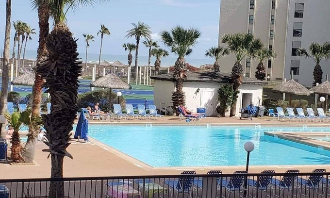 South Padre Island Condo | Saida 3601 (3-Bedroom Home) with Pool by RedAwning