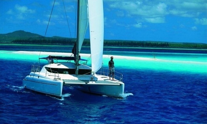 Sag Harbor Boat Rental | *SAIL* YOUR OWN PRIVATE YACHT ! DAYSAILS ON HAMPTONS #1 CATAMARAN