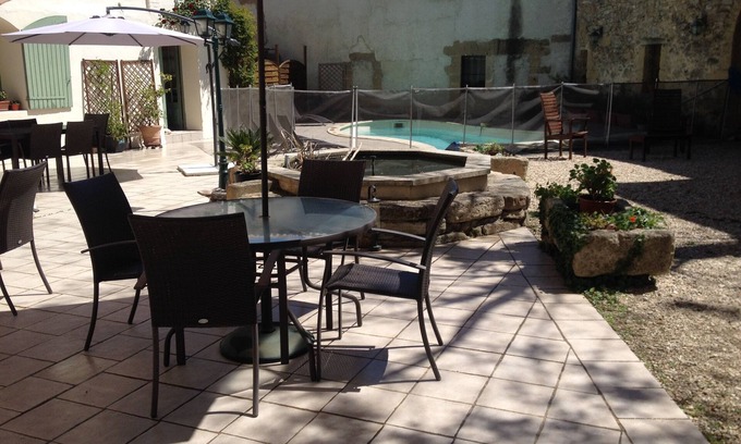 Montaren-et-Saint-Mediers Apartment | Saint Mediers: Apartment SUNFLOWER in farmhouse of the century of XVIIIème with private terrace, made safe heated swimming pool and Spa