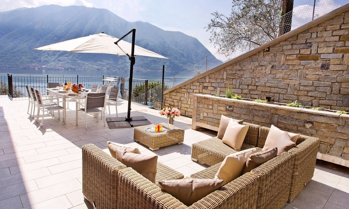 Sala Comacina Apartment | Sala Residence apartment no 5 with spa sleeping 10 by Italian Apartments
