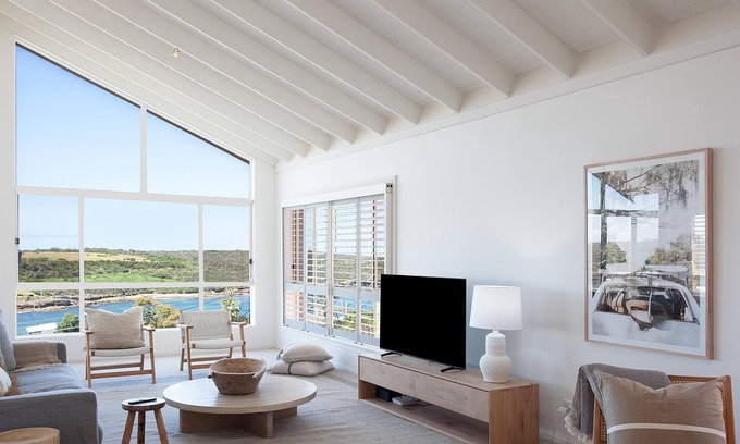 Malabar House | Salt at Malabar (ISYD) - 4 bedroom beach house with stunning ocean views