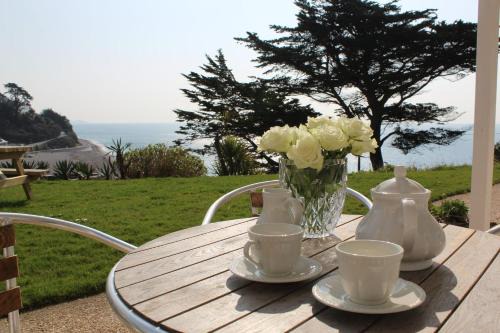 Seaton House | Salty Air - Mount Brioni