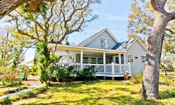 Salter Path House | Salty Oaks, Soundside House in Salter Path, North Carolina!